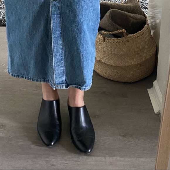 Vince Black Leather Mules - Picture 7 of 7